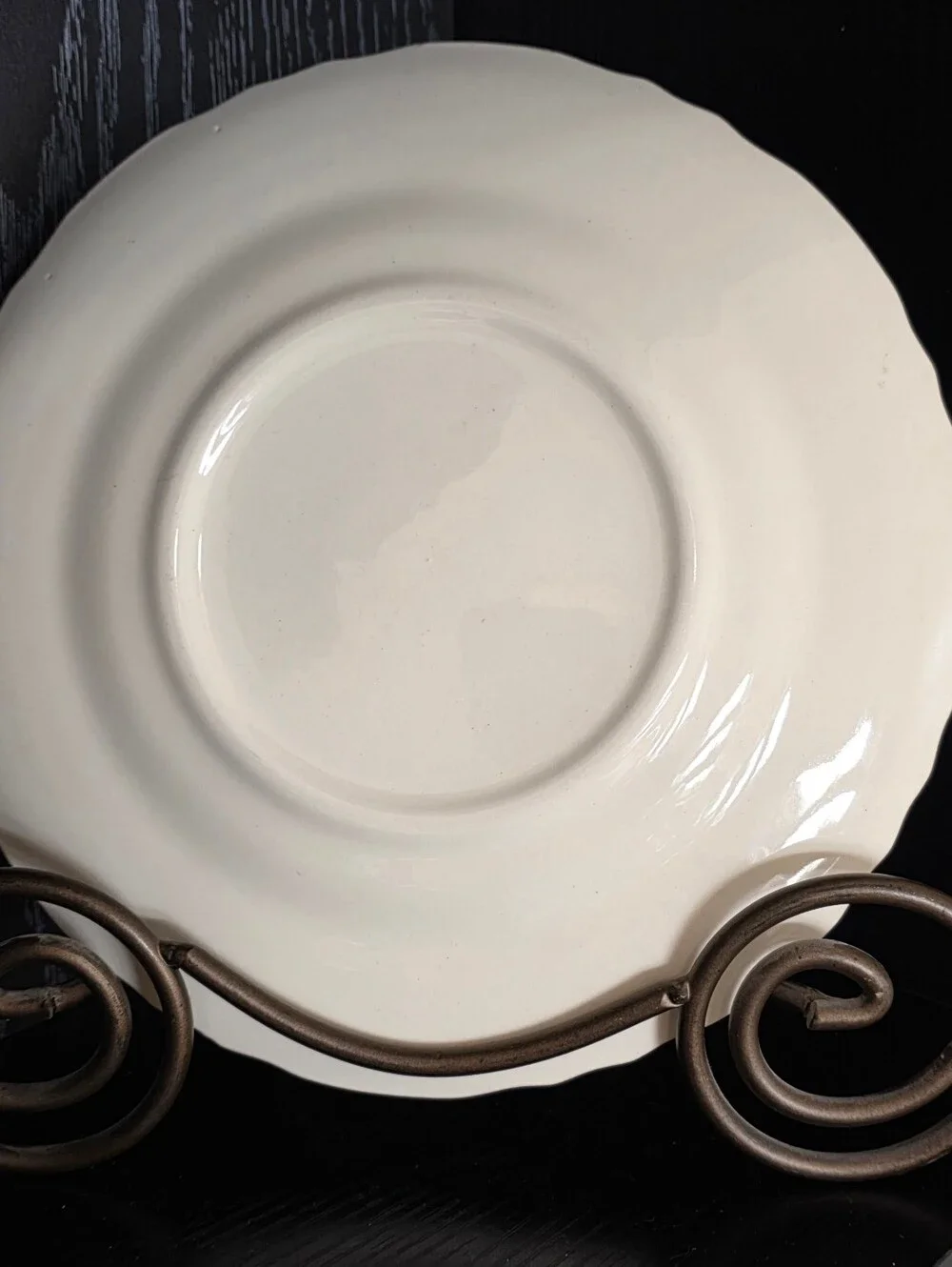 Vintage 1940s SCIO Pottery dinner plate in the 